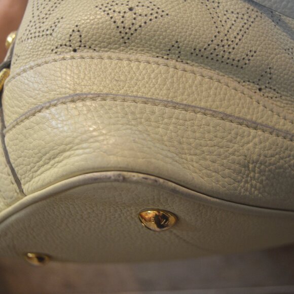 Louis Vuitton Stella Mahina Leather Handbag Monogram Cream/Off White color - Picture 10 of 15